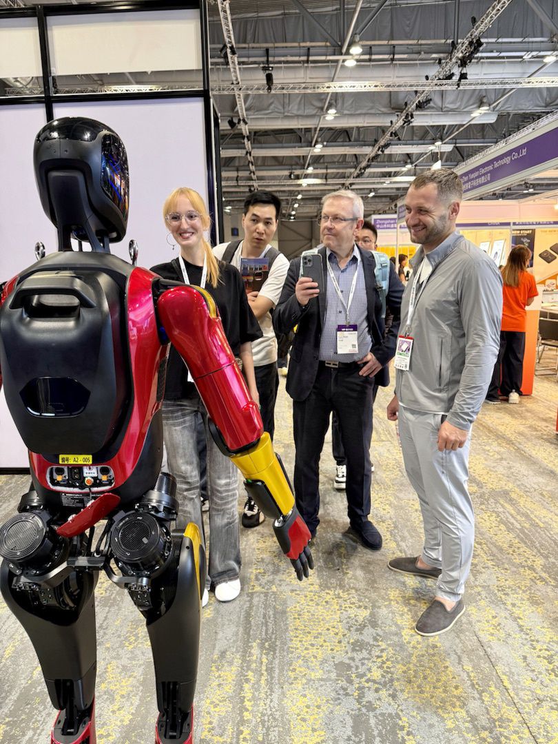 Команда на производстве