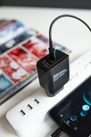 СЗУ  Smart 2USB 3.0A PD 20W+QC3.0 быстрая зарядка для Lightning Type-C More choice NC71Si