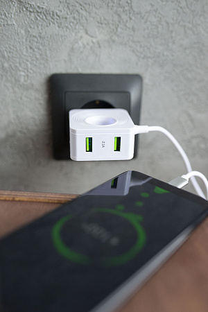 СЗУ 2USB 2.1A для micro USB со встроенным кабелем и LED подсветкой More choice NC48m